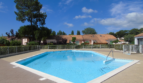 Maison de vacances dans Résidence privée avec piscine