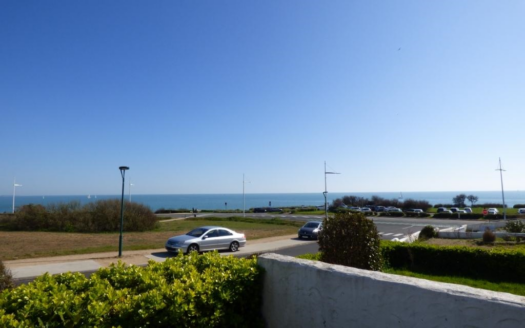 TERRASSE VUE MER ET CÔTE SAUVAGE A LA CHAUME