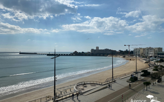 Studio Vue Mer avec cave Proche Tribunal LES SABLES D'OLONNE