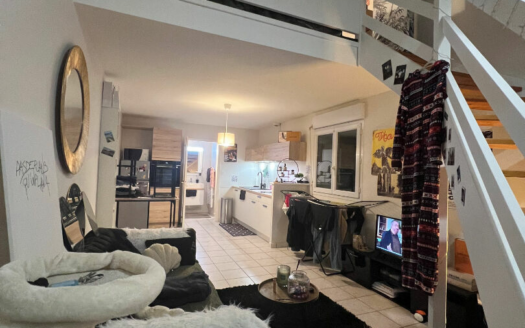 Spacieux studio/mezzanine à louer sur CHALLANS