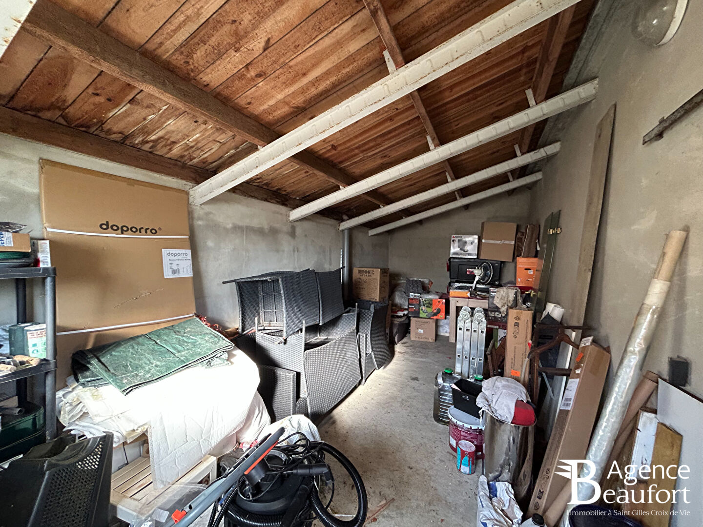 Terrain avec garage double - Saint Reverend