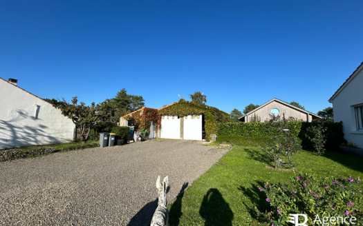 Terrain avec garage double - Saint Reverend