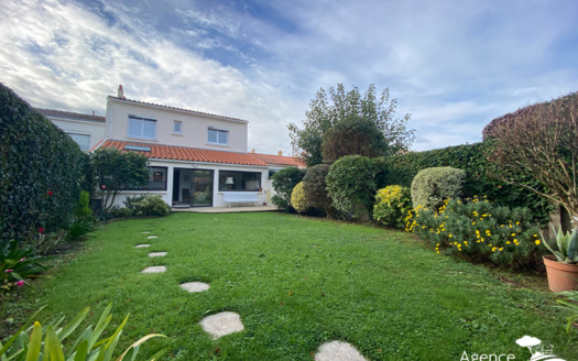 Maison Garage Quartier Les Roses Les Sables D Olonne