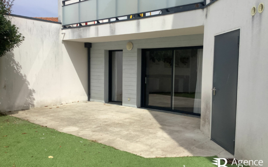 Appartement 2 chambres avec jardinet privatif à louer sur SAINT GILLES CROIX DE VIE