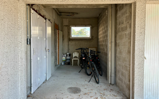 Garage avec dépendance – QUARTIER DES PRESIDENTS