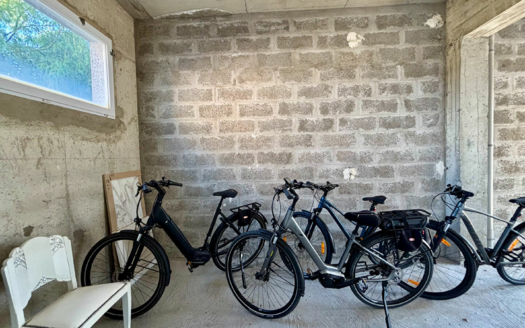 Garage avec dépendance – QUARTIER DES PRESIDENTS