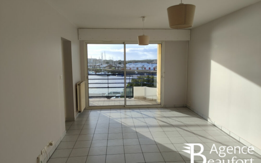 VUE SUR LE PORT – Appartement T3 à louer sur SAINT GILLES CROIX DE VIE